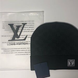 Louis Vuitton Beanie Damier Petite *Dark Black* LV Monogram Logo